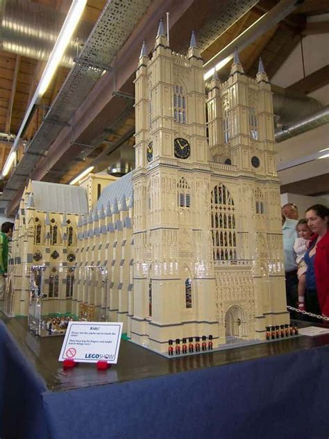 22 Amazing LEGO Versions of Famous Monuments