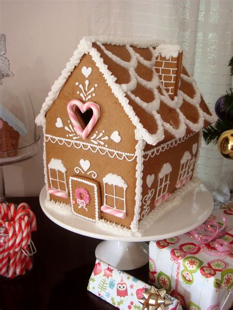 50 Gingerbread House Decoration Ideas for This Christmas