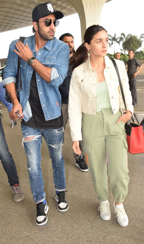 Photo Gallery: Ranbir Kapoor - Alia Bhatt hit the Airport Together | News