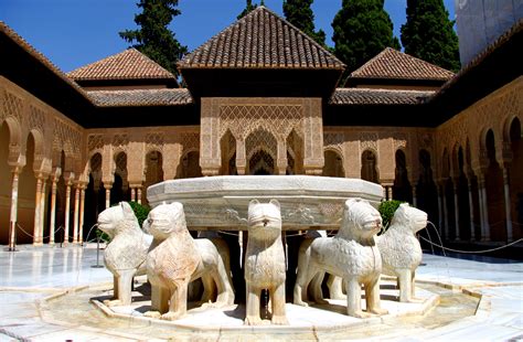 Walk in the magnificent Alhambra Palace - live online tour from Granada