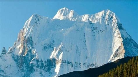 Tempat Bersalju di Pegunungan Jayawijaya Papua akan Hilang?