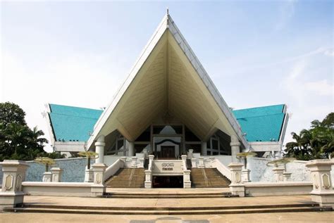 istana budaya national theatre kuala lumpur - Kylie Hamilton