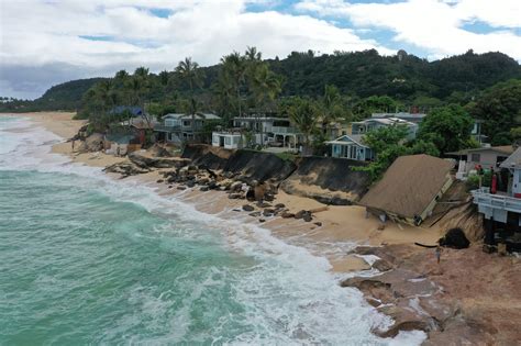 Home collapses on Hawaii's North Shore, more likely to follow