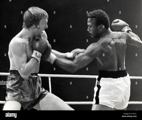 Welterweight boxing champion JOSE NAPOLES fighting against British ...