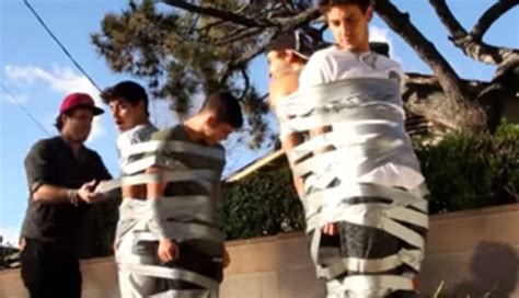 "Duct Tape Challenge", el peligroso reto juvenil - Diario El Mundo