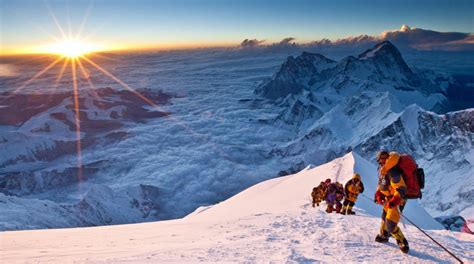 Experience Mt. Everest with this ethereal time lapse [VIDEO] | Dawn ...