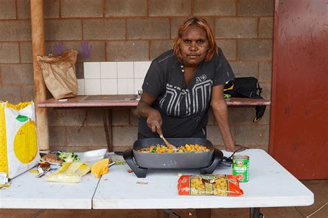 Improving Aboriginal food security and diet