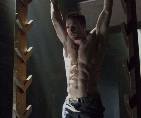 Stephen Amell Workout Routine | Dr Workout