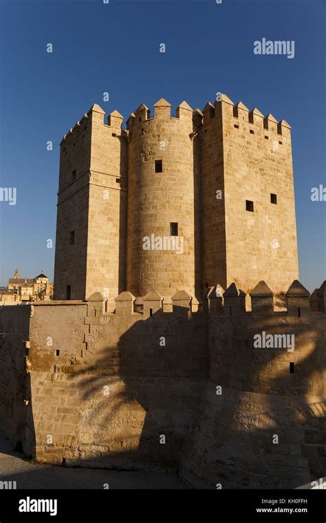 Ancient Calahorra Tower Roman Bridge Cordoba Spain Roman bridge Stock Photo - Alamy