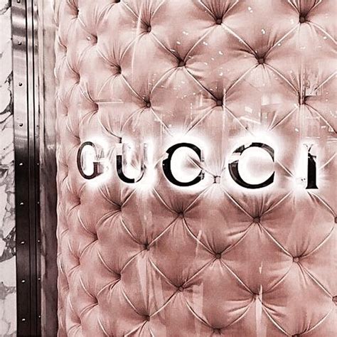 Share more than 62 gucci pink wallpaper - in.cdgdbentre