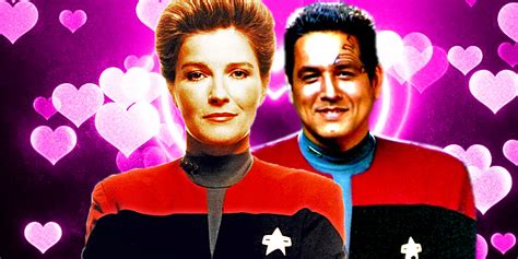 Star Trek: Voyager Captain Janeway & Chakotay Relationship Would’ve Been “Stupid”, Says Showrunner