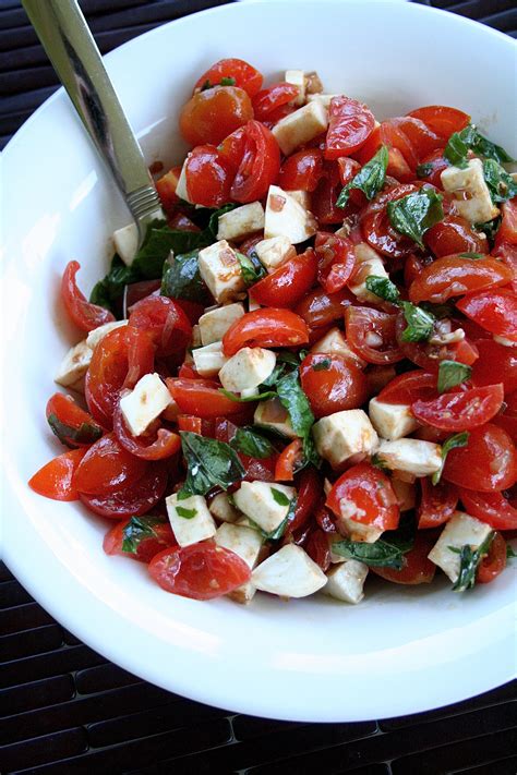 Cherry Tomato Salad With Basil And Mozzarella | The Curvy Carrot