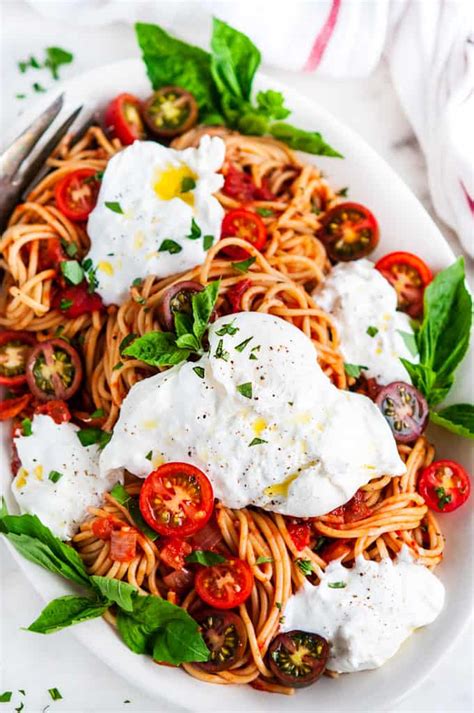 Simple Tomato Basil Spaghetti with Burrata - Aberdeen's Kitchen