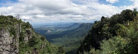 God's Window, a popular stop on the Panorama Route - Wandering the World