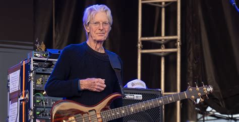 Phil Lesh, Grateful Dead Co-Founder, Dead at 84 - Wide Open Country