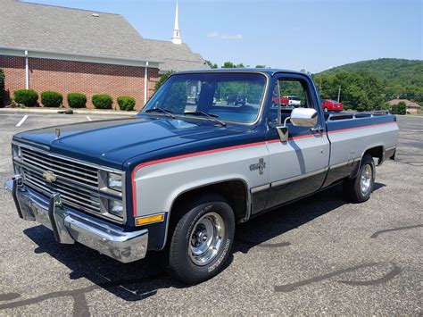 1984 Chevrolet C10 | 427 Garage