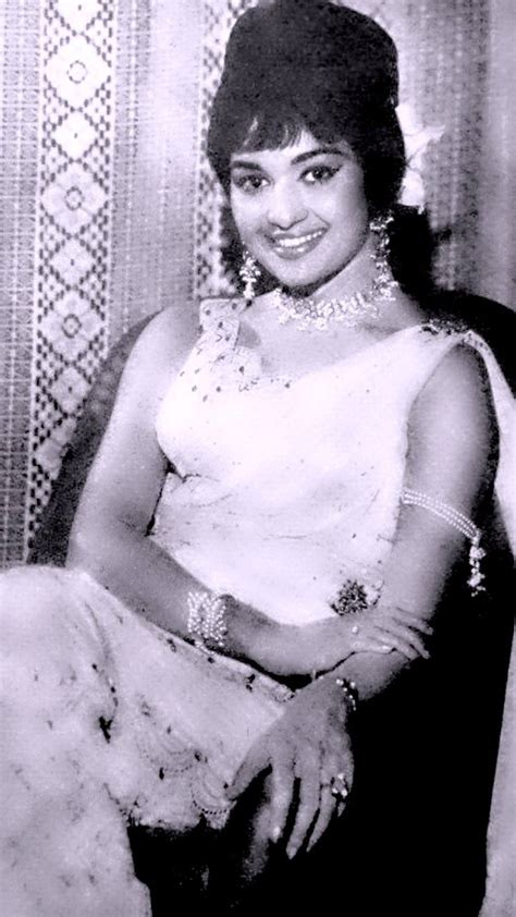 Asha parekh | Vintage bollywood, Bollywood, Bollywood stars