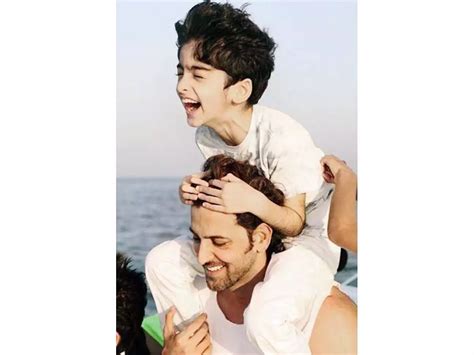 Endearing pictures of Hrithik Roshan with his sons | Filmfare.com