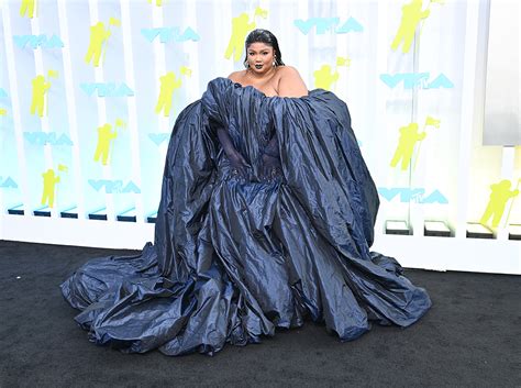 Lizzo Has Volume for Days at MTV VMAs Red Carpet 2022 in Blue Dress ...