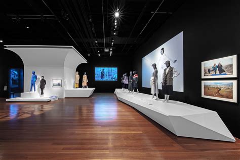 CONTEMPORARY MUSLIM FASHIONS EXHIBITION DE YOUNG MUSEUM, SF 2018 ...