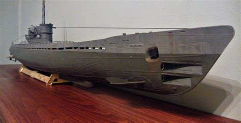 German Submarine Type IX C/40 -- Plastic Model Military Ship Kit -- 1/ ...