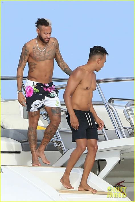 Neymar Takes a Dip on Vacation in Spain With Friends & Family: Photo 4479087 | Shirtless Photos ...