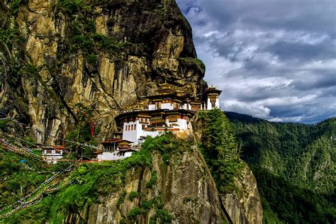 Paro Taktsang -The Ultimate Hike to Bhutan Odyssey | Tiger's Nest in 2020 | Bhutan, Vacation ...