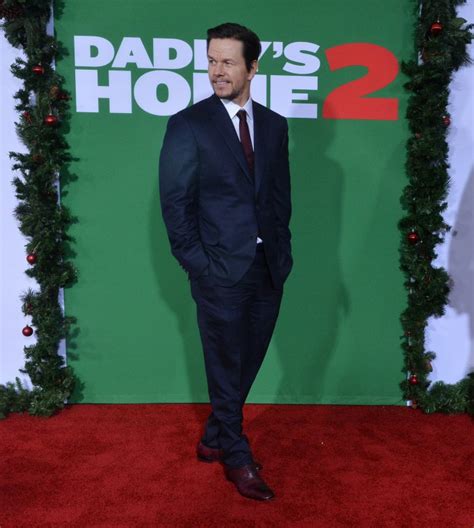 In Photos: Mark Wahlberg, Mel Gibson attend 'Daddy's Home 2' premiere ...