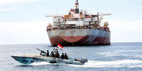 Ansarullah Leader Threatens to Attack US Warships If Washington Targets Yemen | Farsnews Agency