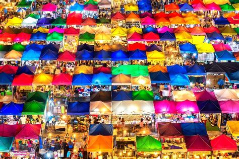 Halong Bay Night Market - Awe-inspiring Places