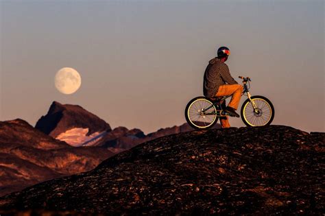 The midnight sun in Greenland - a beautiful, Arctic phenomenon - [Visit Greenland!]