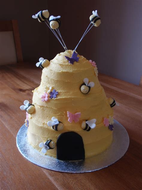 Bee Hive Cake - CakeCentral.com