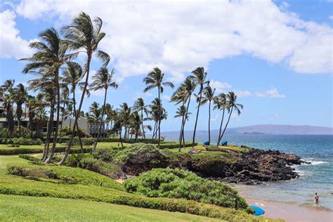 11 Best Hikes in Maui and Leisurely Coastal Walking Trails