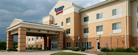 Des Moines Airport Hotel | Fairfield Inn & Suites