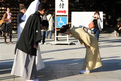 Japanese Greetings: 15 ways to Say Hello in Japanese - Japanbased