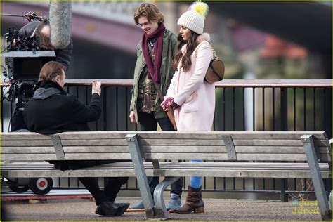 Full Sized Photo of thomas sangster olivia olson love actually filming ...