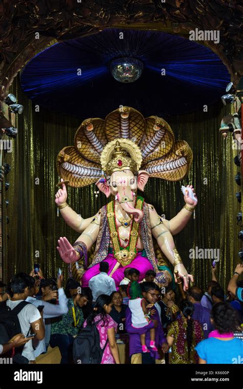 Ganesh Galli Mumbai Cha Raja 2017, Mumbai, India Stock Photo - Alamy