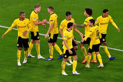 Borussia Dortmund name squad for Champions League knockout rounds