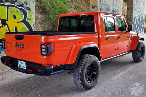 Jeep Gladiator Rubicon V6 3,6l Pentastar Spitfire Orange - BumperOffroad