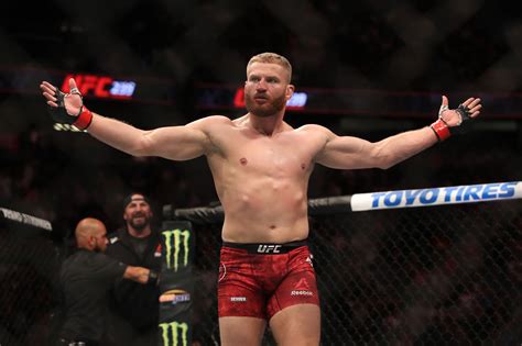 Fighter on Fighter: Breaking down UFC 267’s Jan Blachowicz - MMAmania.com