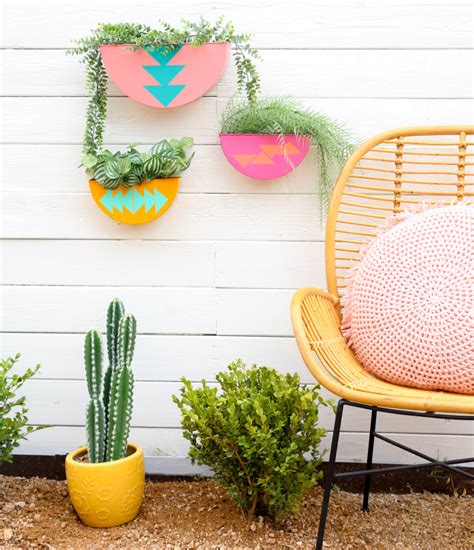 DIY Colorful Outdoor Wall Planters - A Kailo Chic Life