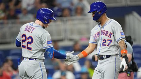 Carlos Mendoza talks Mets' third base situation for 2024 in wake of ...