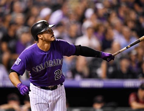 Nolan Arenado agrees to 8-year contract with Rockies