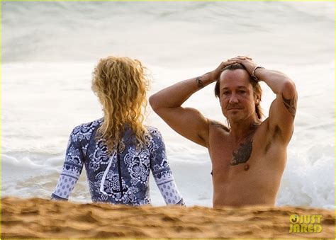 Shirtless Keith Urban Puts Tattoos on Display at Beach with Nicole Kidman!: Photo 4406970 ...