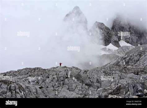 Jade Dragon Snow Mountain Stock Photo - Alamy