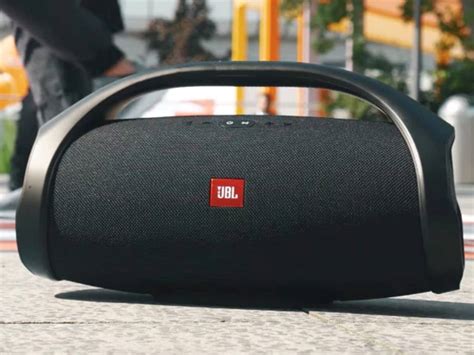 JBL Boombox vs Boombox 2 – Which is the better speaker?