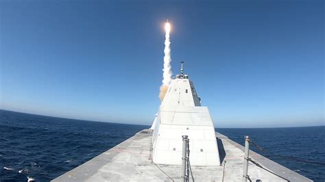 USS Zumwalt Successfully Completes First Standard Missile Shot > United ...