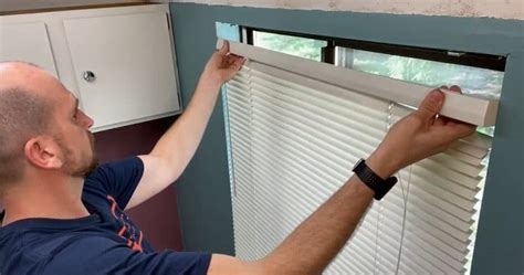 5 Easy Ways To Remove Blinds From Window - 33rd Square