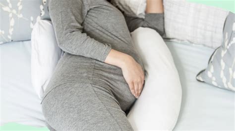 Best Pregnancy Pillow: 11 Top Picks For Back, Hip and Bump Pain ...