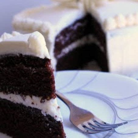 Cooked Vanilla Frosting (and my favorite chocolate cake) Recipe - (4.3/5)